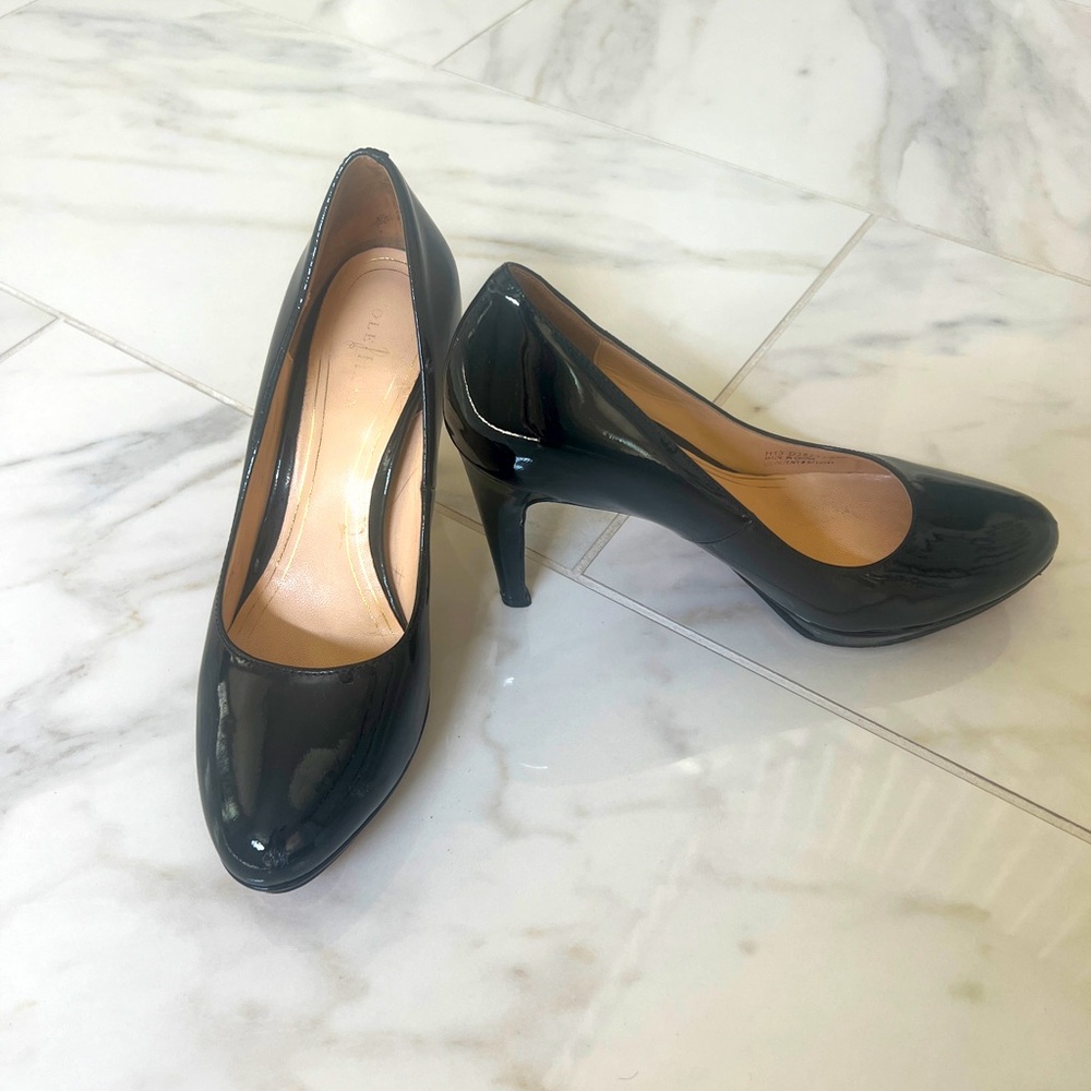 Cole Haan Black Patent Leather Pumps - size 6.5